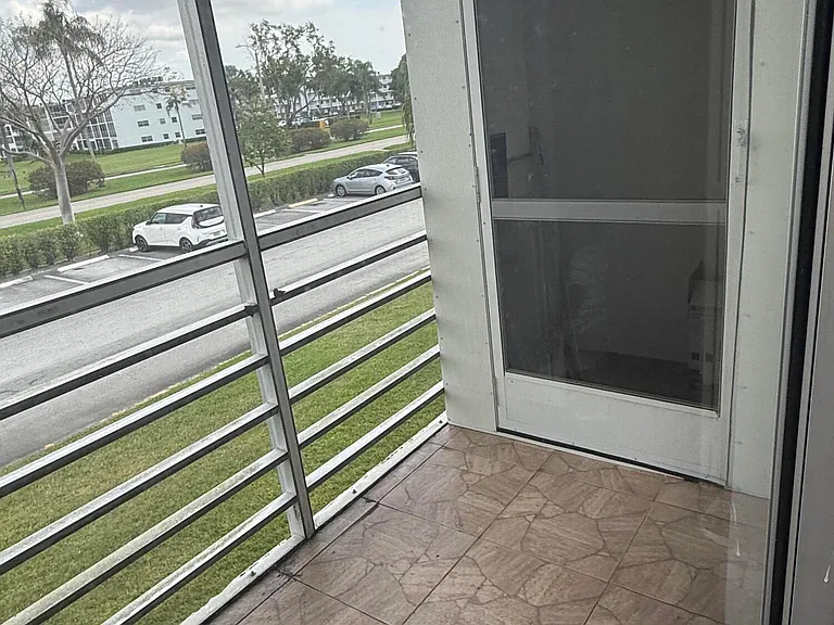 314 Dorset Dr #H — Photo 9