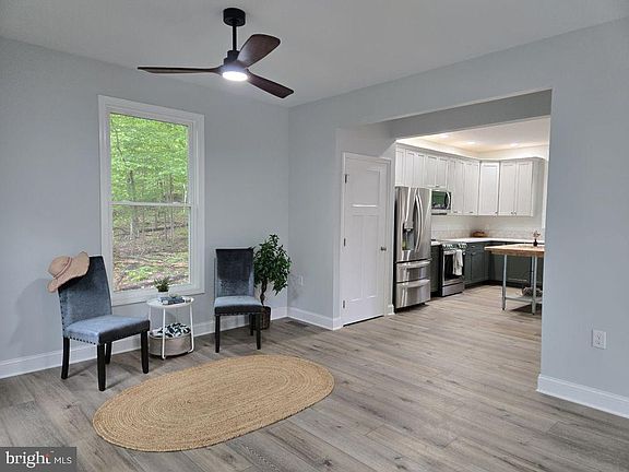 5th image of 825 Panther Dr