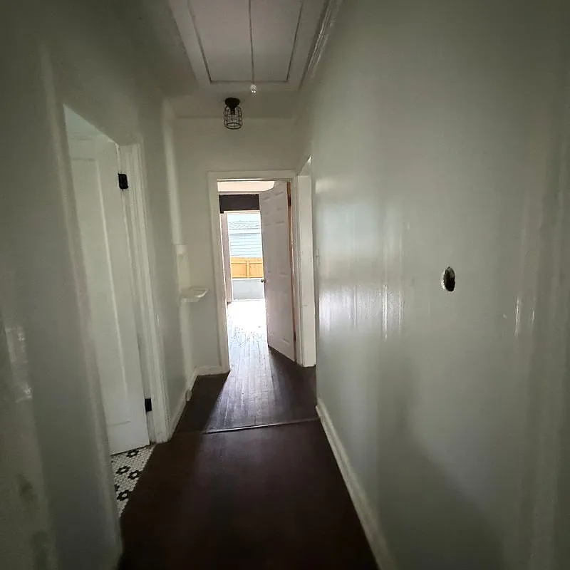2 bed, 1.0 bath, 816 sqft, $1,300 — Photo 4