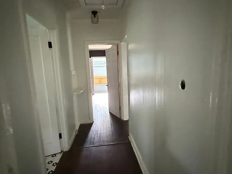 1356 Almont Dr SW — Photo 4
