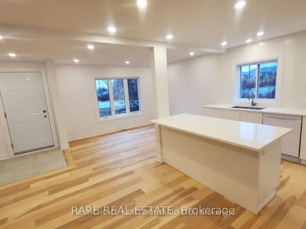 3217 Navan Rd, Ottawa, ON K1W 0K7