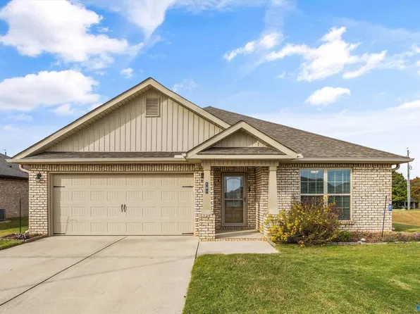 181 Cherry Laurel Dr, Hazel Green, AL 35759