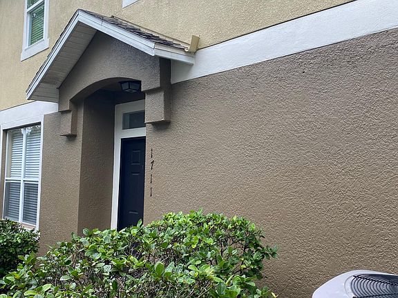 3rd image of 1711 San Jacinto Cir