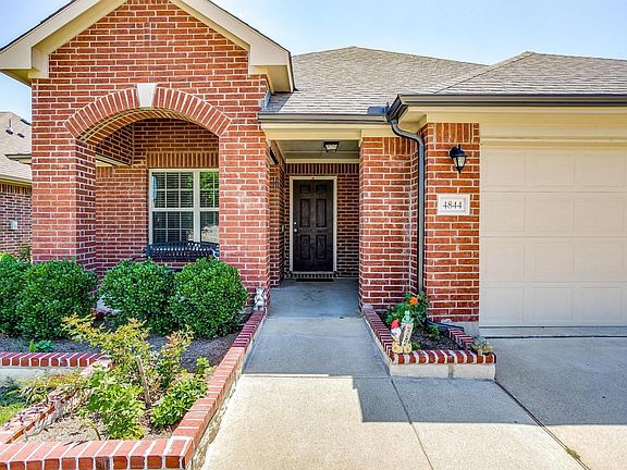 4th image of 4844 Lazy Oaks St