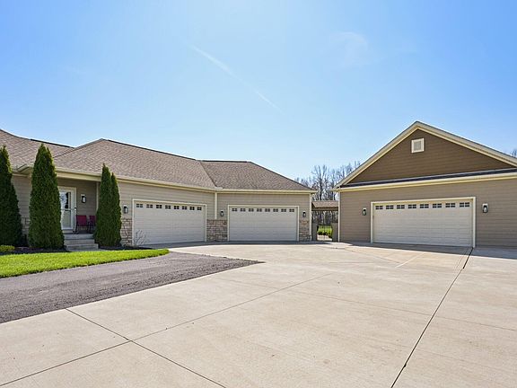 5th image of 15340 Robins Rd
