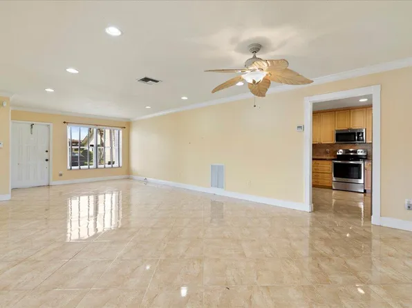 6079 Lakemont Circle, Greenacres, FL 33463