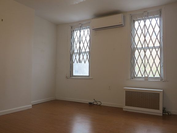 5th image of 699 Broadway APT 3L