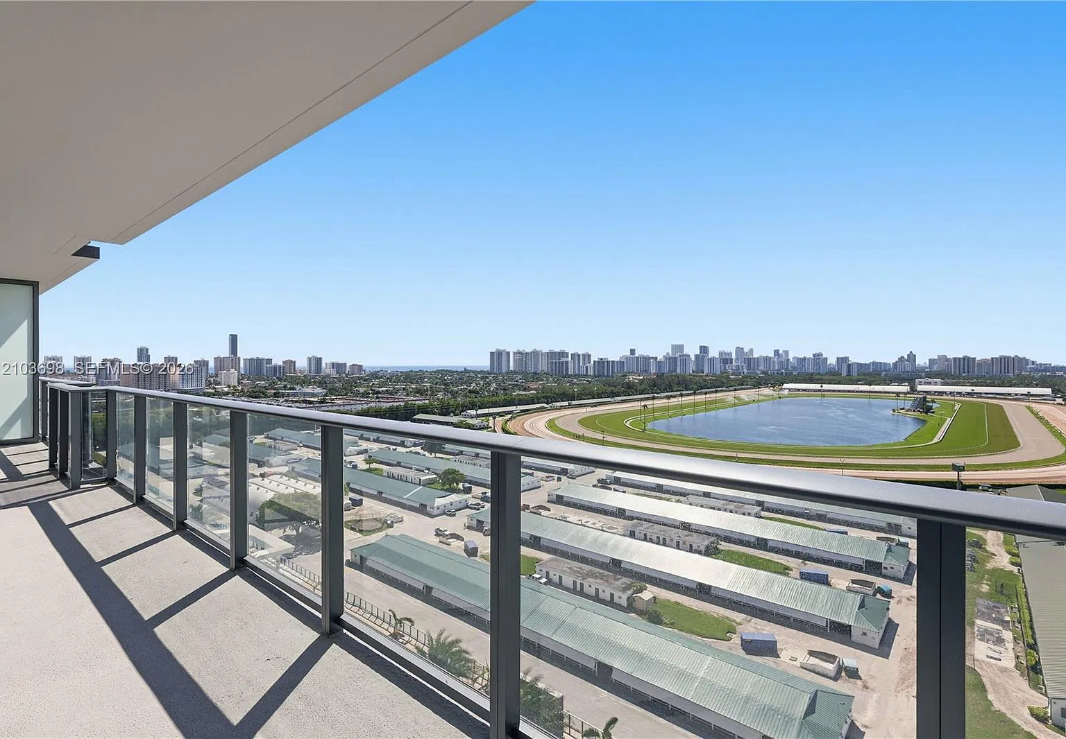Oasis Hallandale — Photo 1