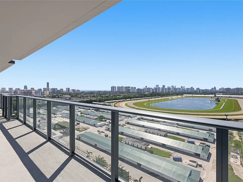 1170 E Hallandale Beach Blvd #1612