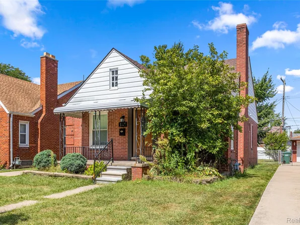 1018 Riverbank St, Lincoln Park, MI 48146