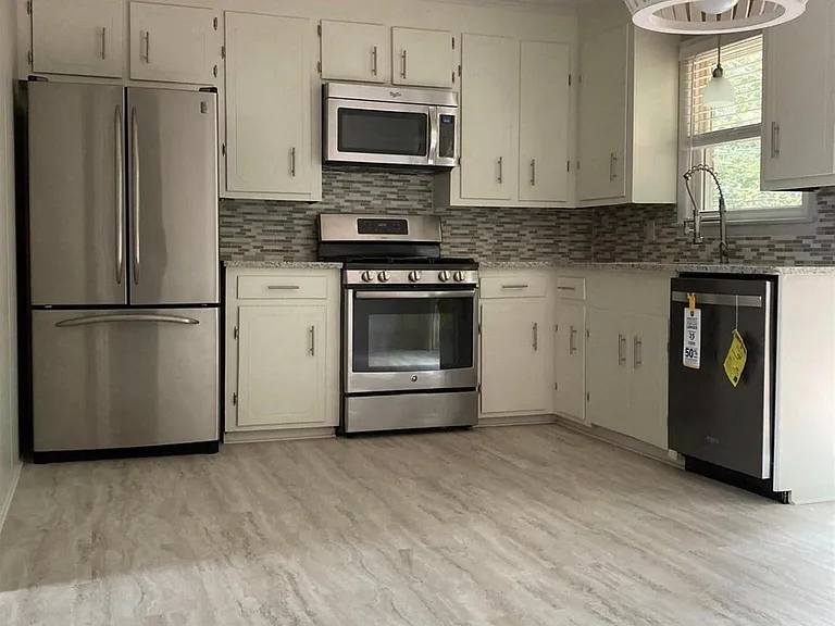 3717 Woodbury Dr — Photo 9