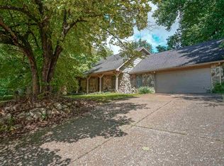 5322 Oakwood Dr, Newburgh, IN 47630