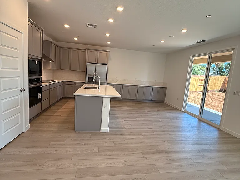 7437 Emmy Way — Photo 7