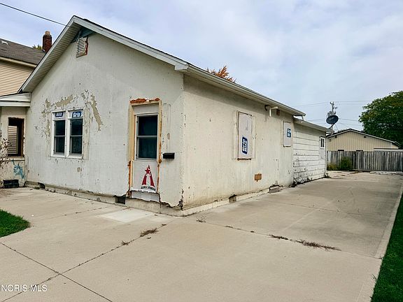 2nd image of 203 S Main St