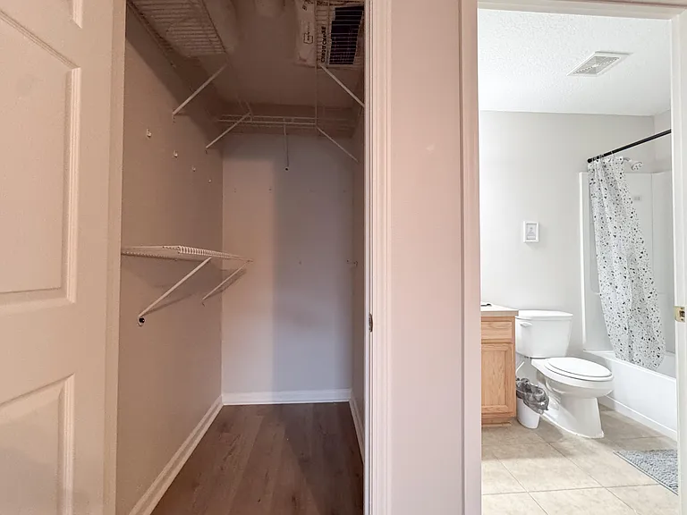Walk in closet