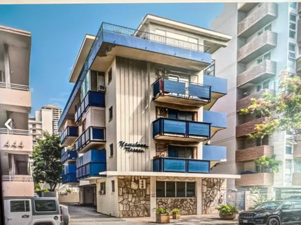 448 Namahana St APT 303, Honolulu, HI 96815