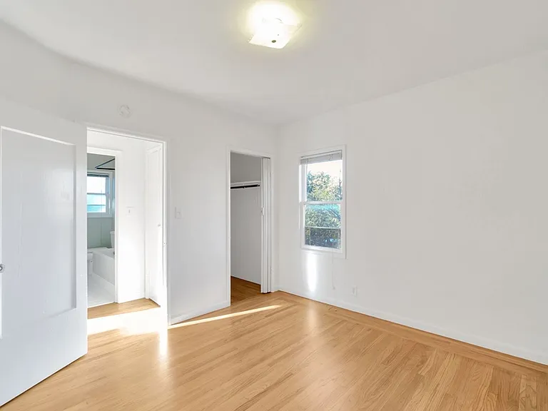 Everett St 1537 — Photo 10