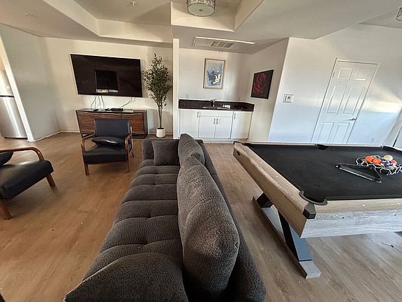 3rd image of 5100 Woodman Ave APT 101