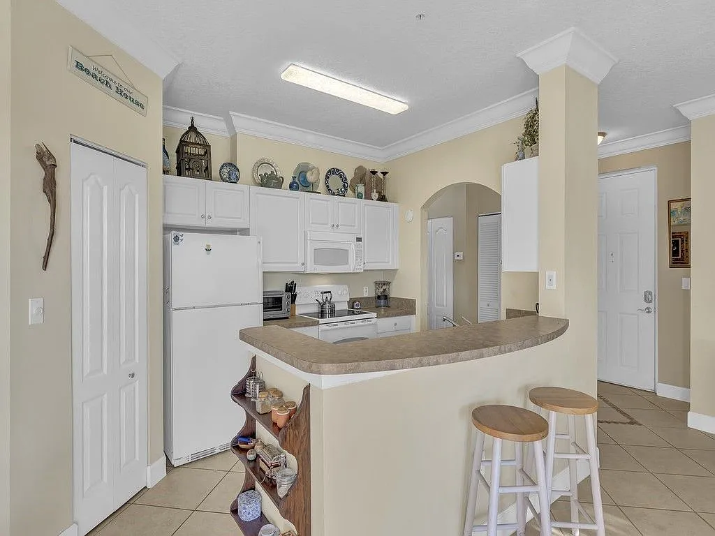 2 bed, 2.0 bath, 1219 sqft, $2,500 — Photo 3