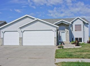 3864 12th St W, West Fargo, ND 58078