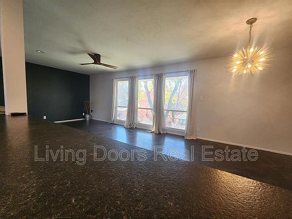 4th image of 1301 Carlos Dr