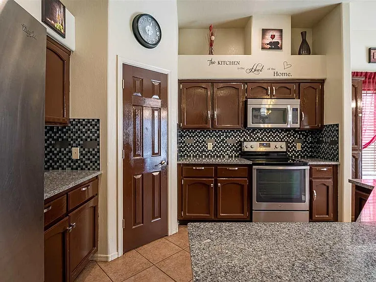10350 E 37th Pl — Photo 15