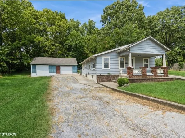 1304 E Mechanic Ave, Independence, MO 64050