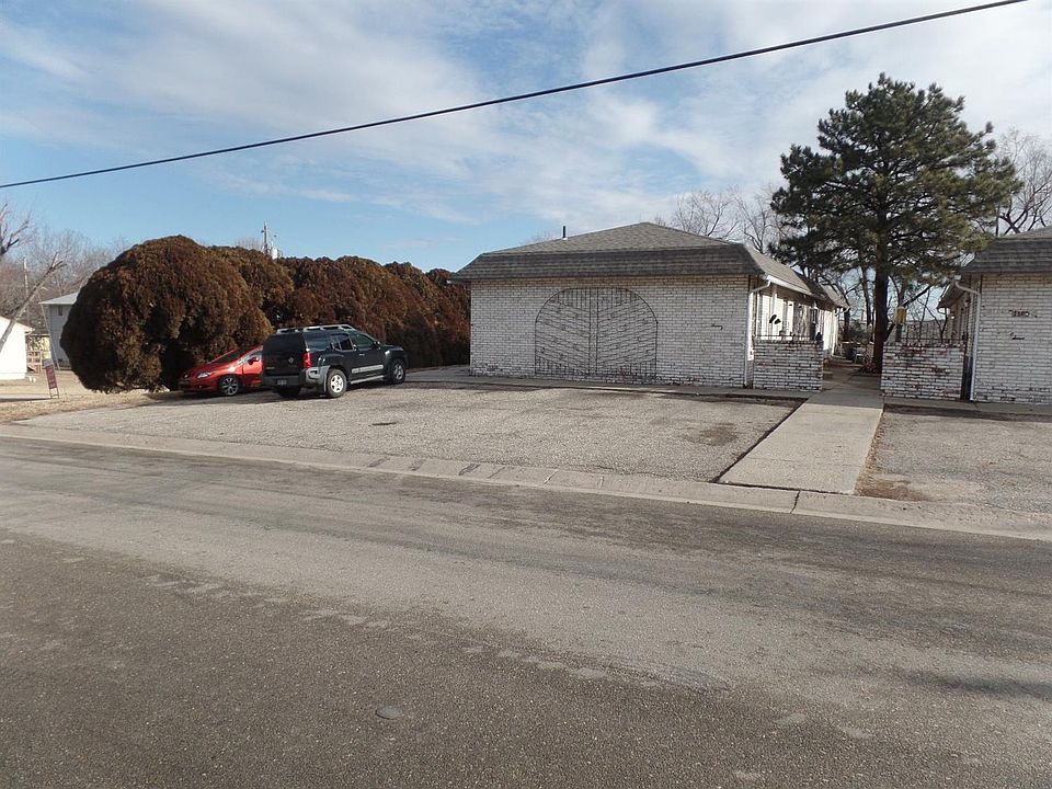 2nd image of 1103 S Jackson St