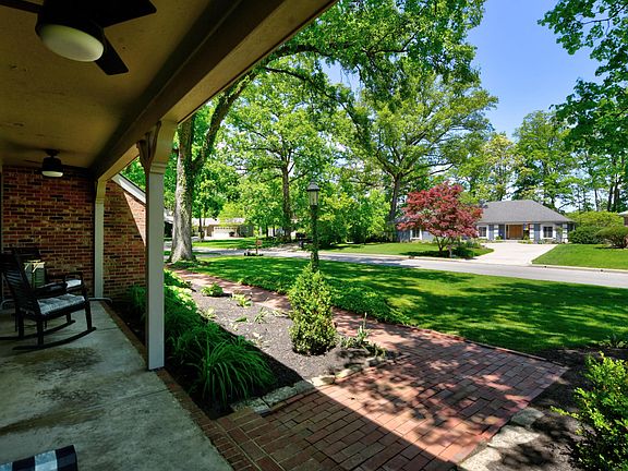 4th image of 1375 Hickory Ridge Ln