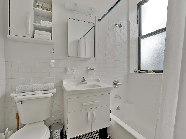7 2nd Ave #5 — Photo 6
