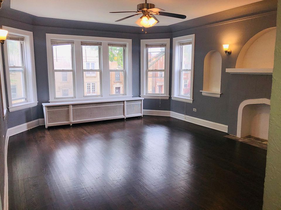 1st image of 5933 N Artesian Ave #2