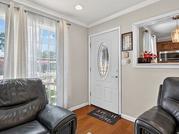 5th image of 115 CARMEN PL