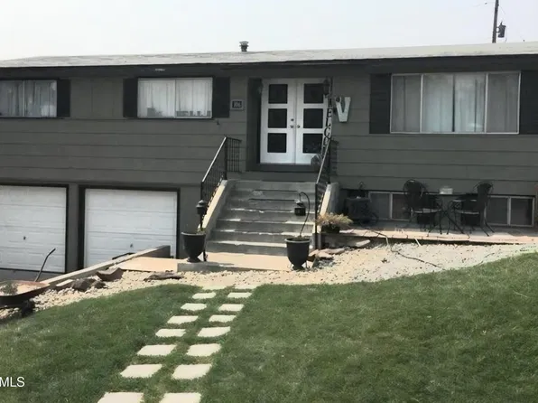 106 Ann St, Zillah, WA 98953