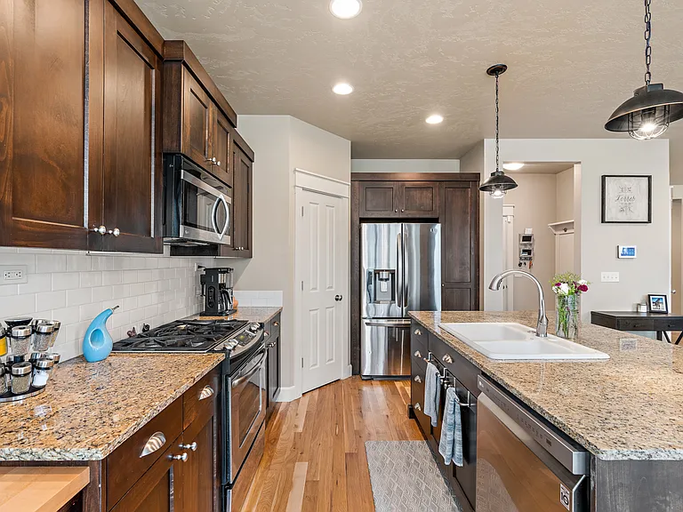 2733 E Decameron Ln — Photo 13