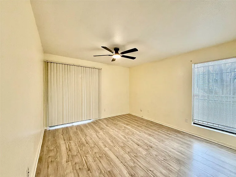 2120 Wilcrest Dr #121 — Photo 23