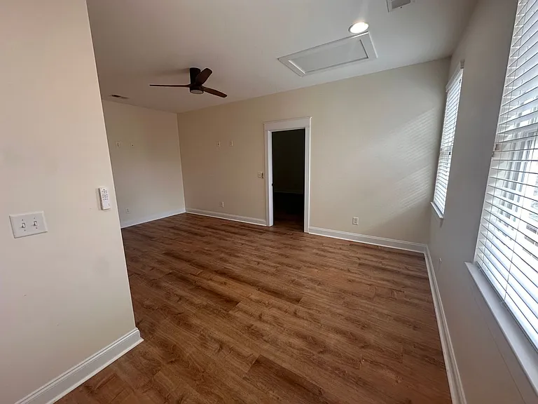 754 Murray Ave — Photo 25