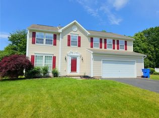60 Kemp Dr, Macedon, NY 14502