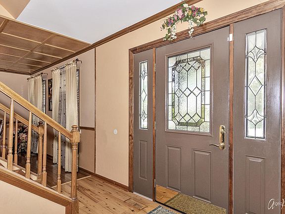 2nd image of 613 Pennsylvania Ct