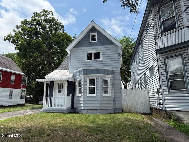 2nd image of 1338 Crane Street