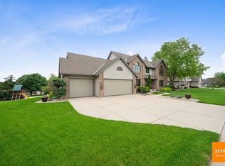 782 Foxfield Rd, Oregon, WI 53575