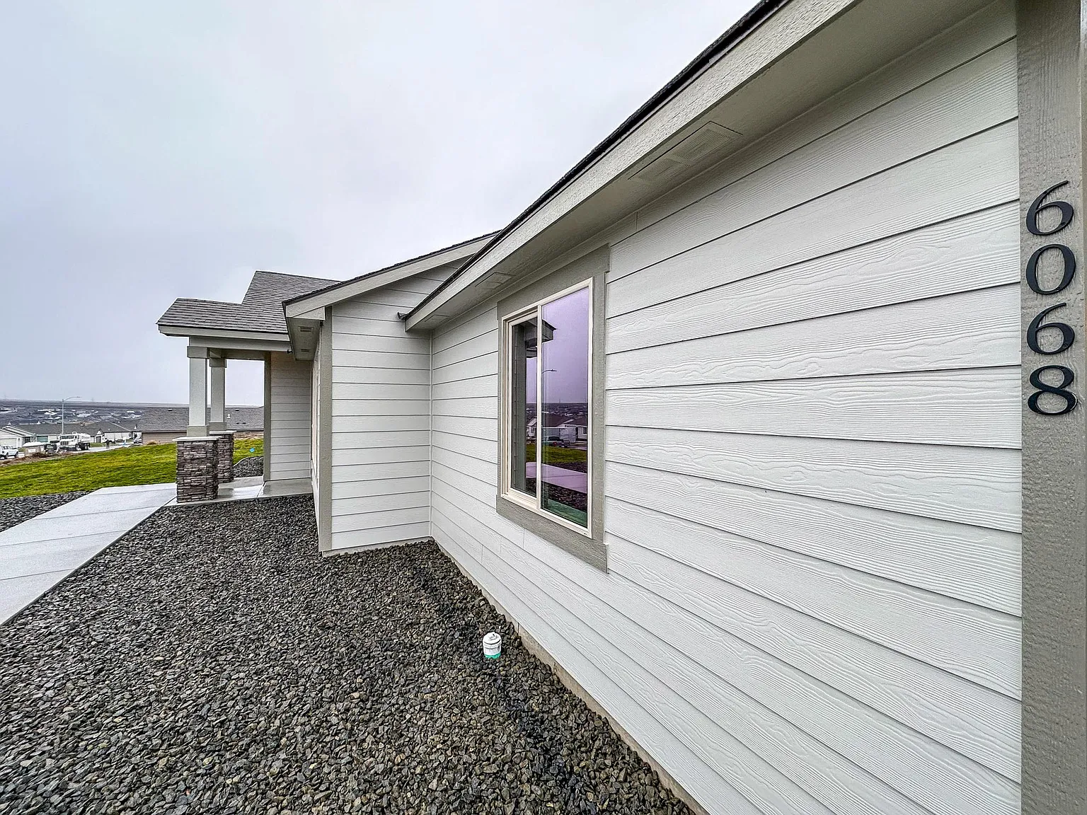 W 30th Pl, Kennewick — Photo 2