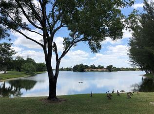 2240 Buttonwood Ave, Hollywood, FL 33026