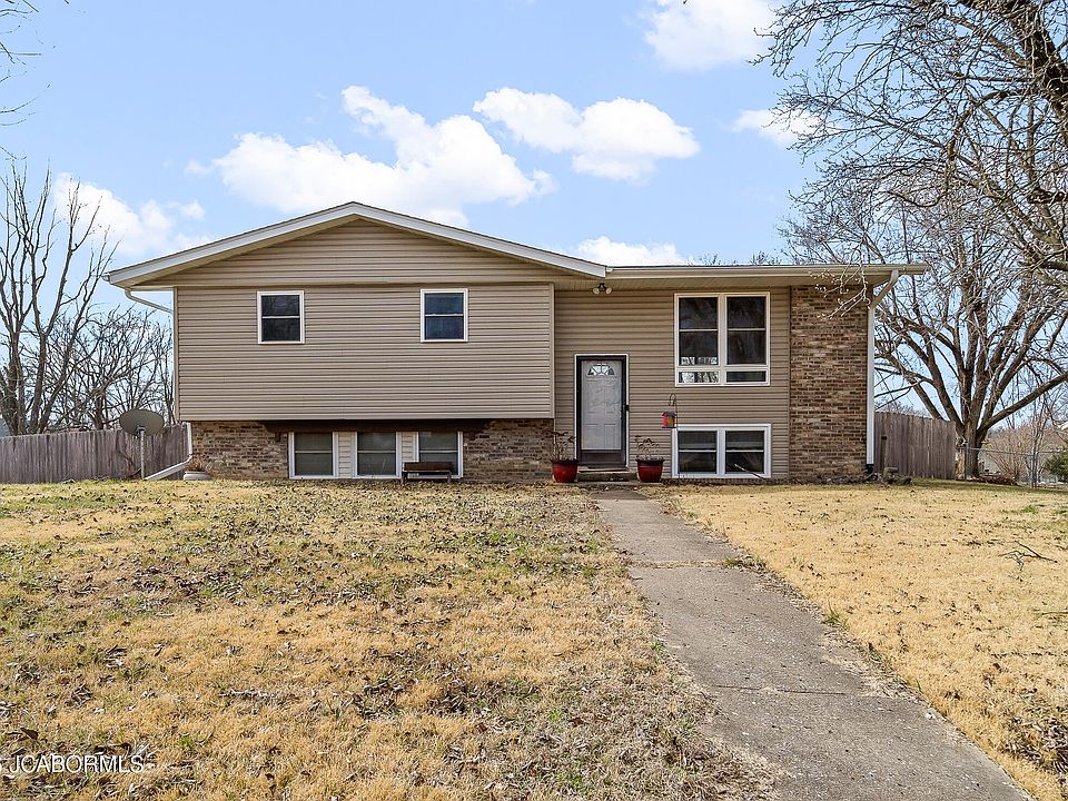 1st image of 705 Kevin Dr