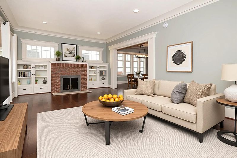 4th image of 136 NE 52nd Street