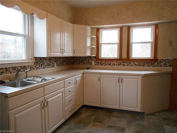 5th image of 277 Reig Ave
