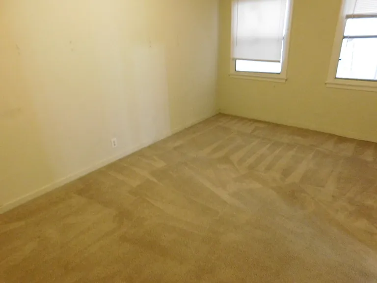 461 W Colorado St — Photo 20