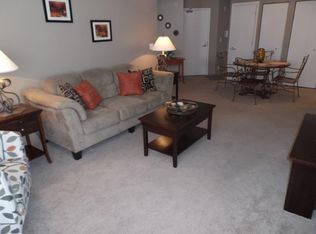 2408 N Samson Way APT 1D, Waukegan, IL 60087