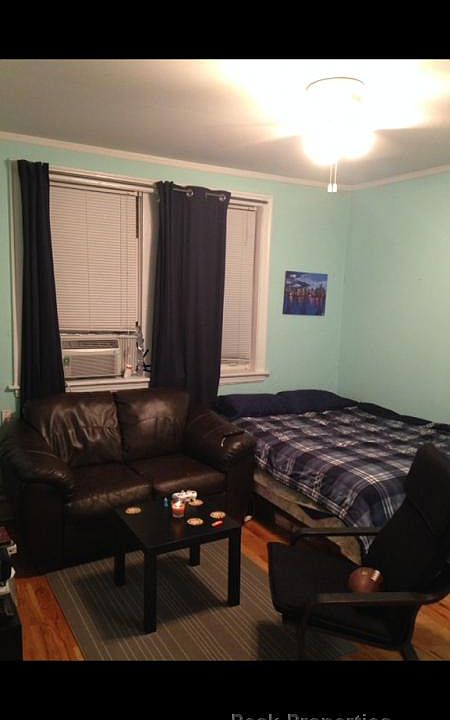2nd image of 540 W Wellington Ave APT 008