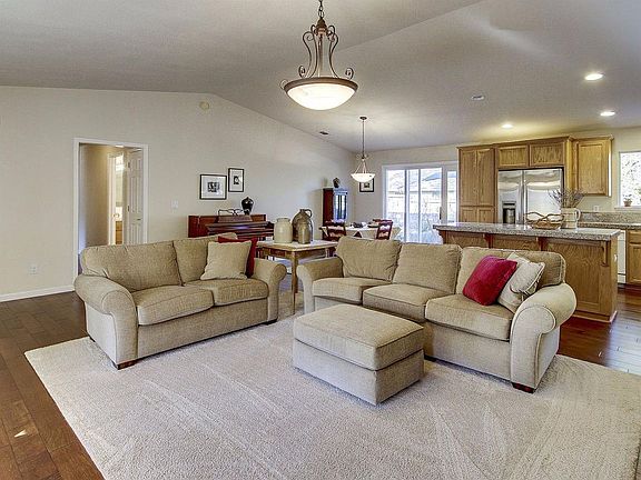 4th image of 3389 Charito Ln