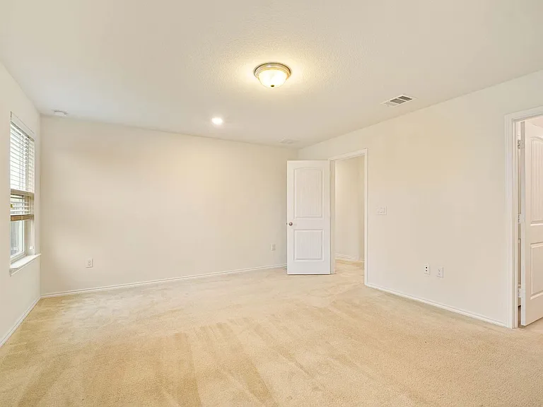 907 Solitude Dr — Photo 18